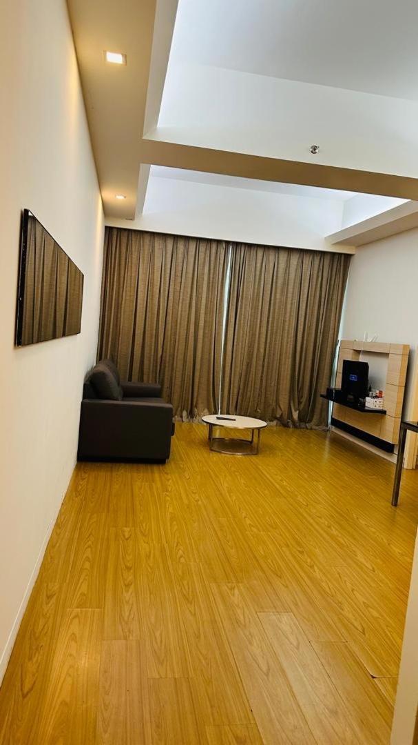 Swiss Garden Apartment *